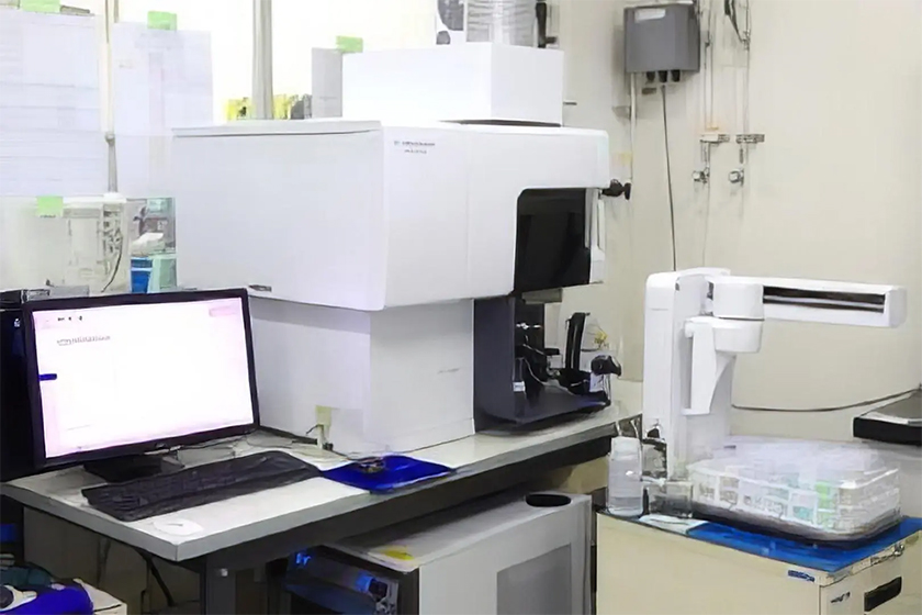 ICP optical emission spectrometer (ICP-OES) used by Kiyokawa